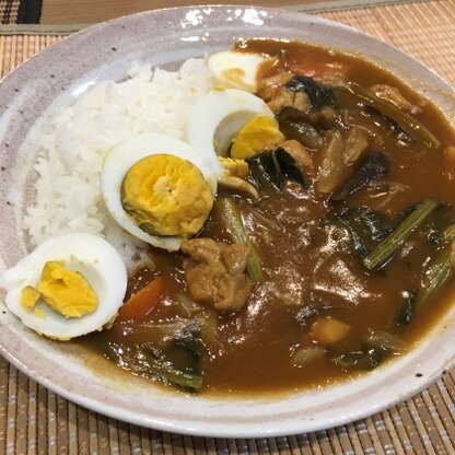 ゆで卵が汚くてすみません(^-^;
夏はカレーですね♪美味しかったです(*^^*)